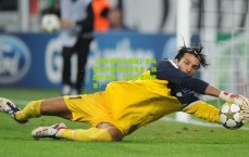 【足彩网官方网站】皇马传奇卡西利亚斯发声，领跑积分榜，为何苛责阿隆索？