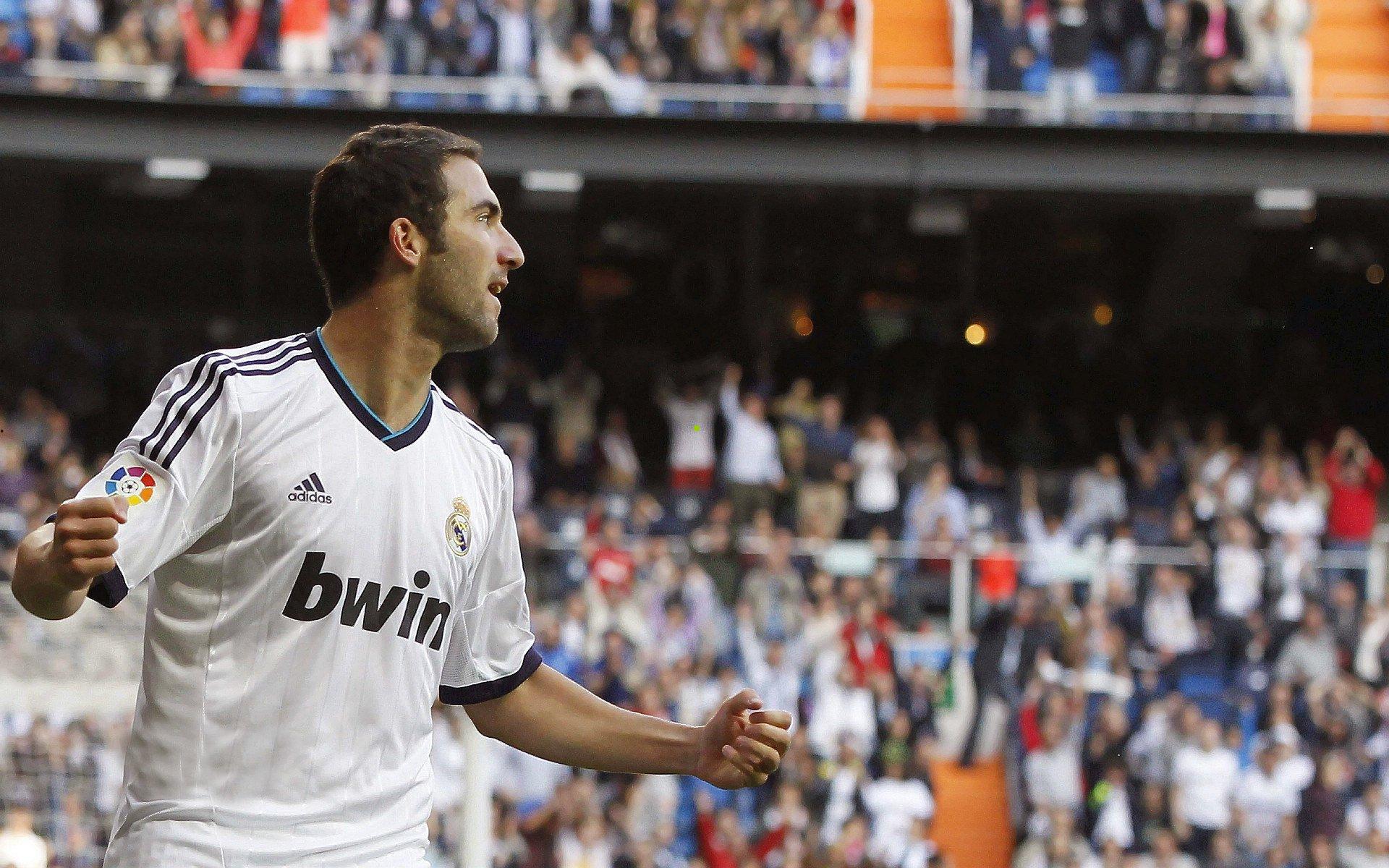 颜骏凌谈防线新动态，加布里埃尔伤愈归来，坦言状态仍需时间调整